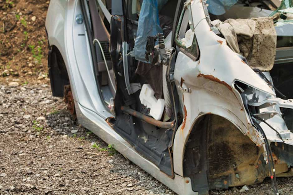 How to Handle a Car Accident with a Commercial Vehicle